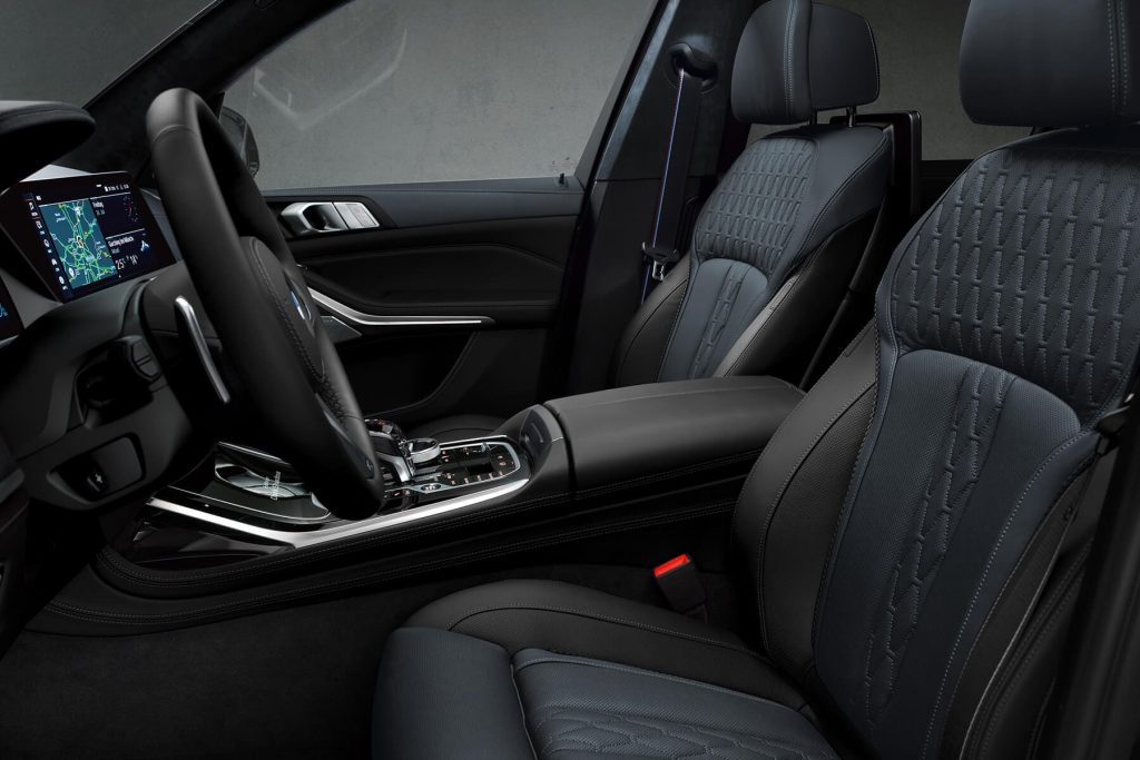 BMW X7 Dark Shadow Edition Stoelen