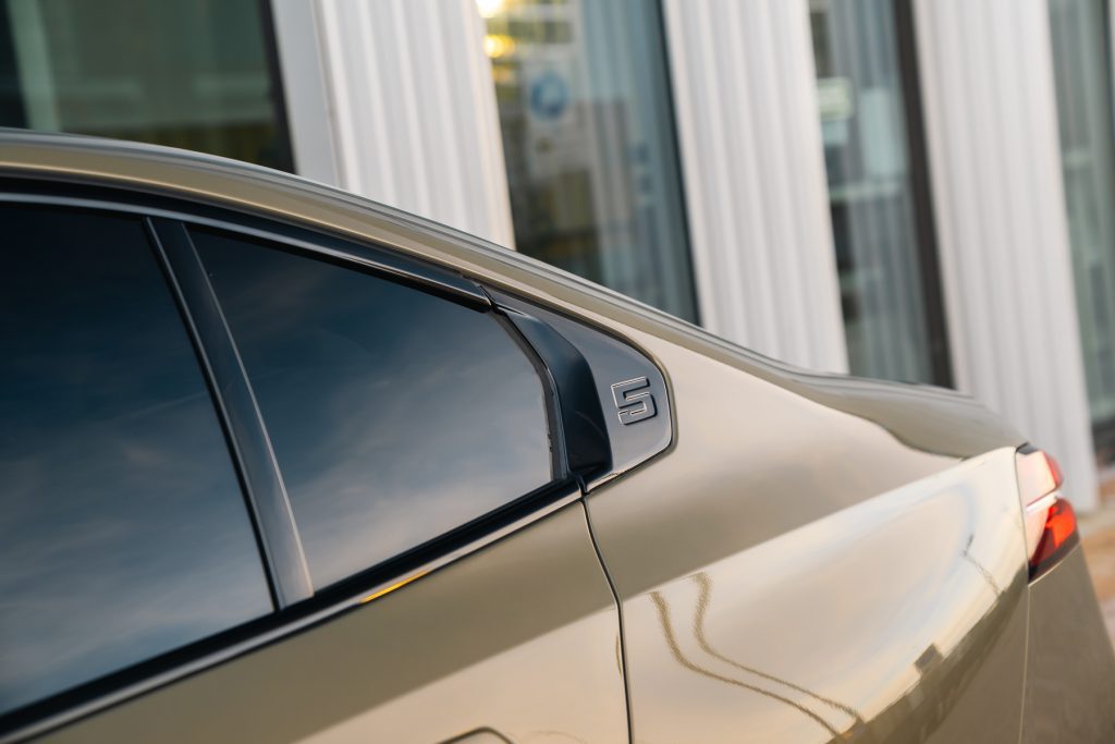 BMW i5