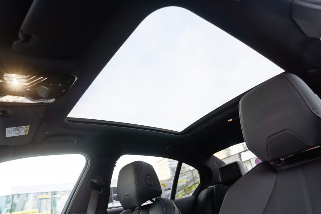 BMW i5 panorama dak