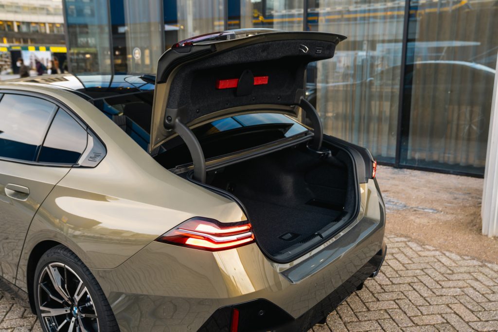 BMW i5