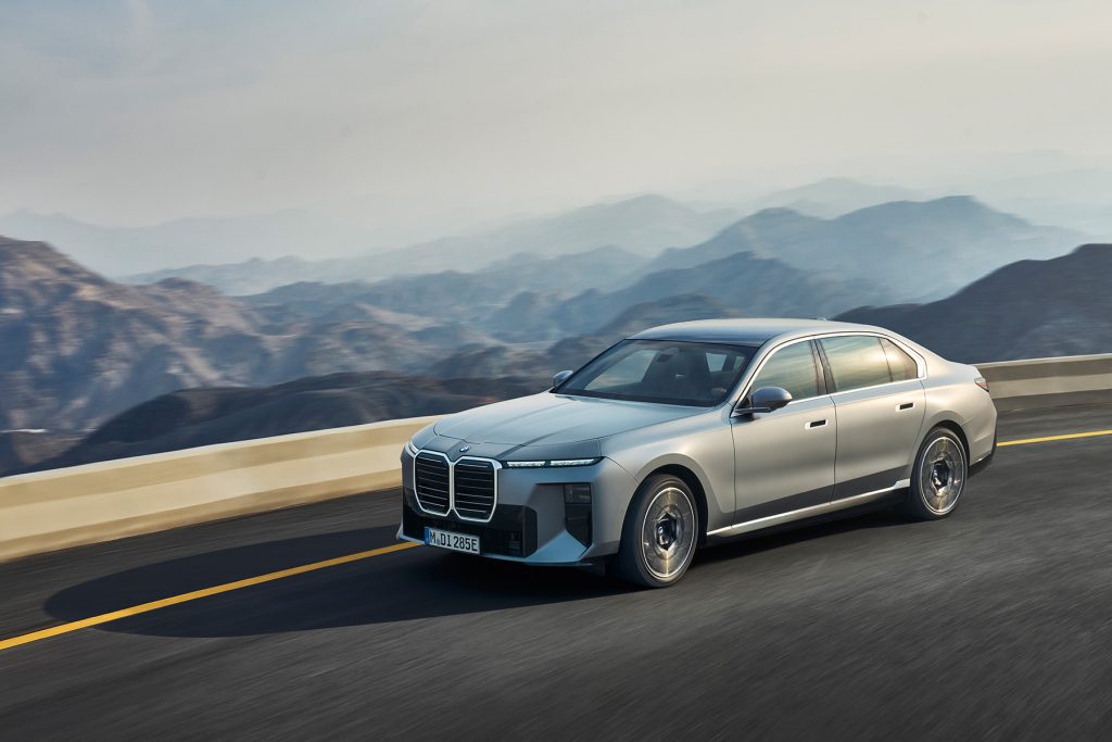BMW i7