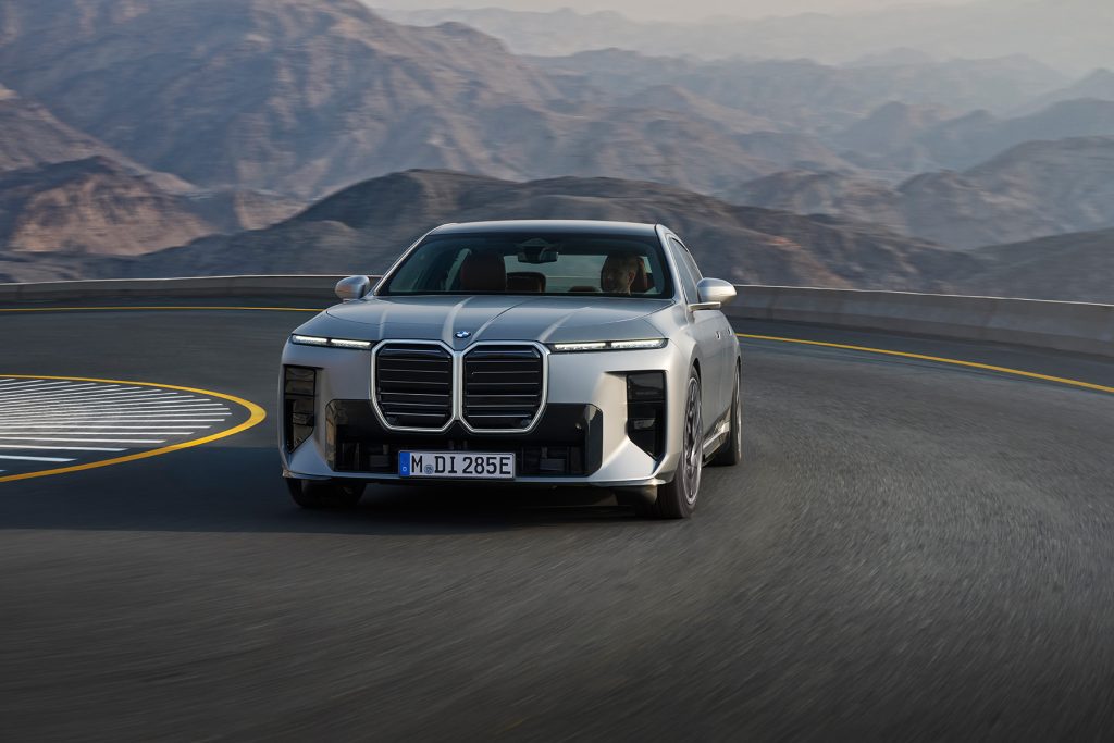 BMW i7