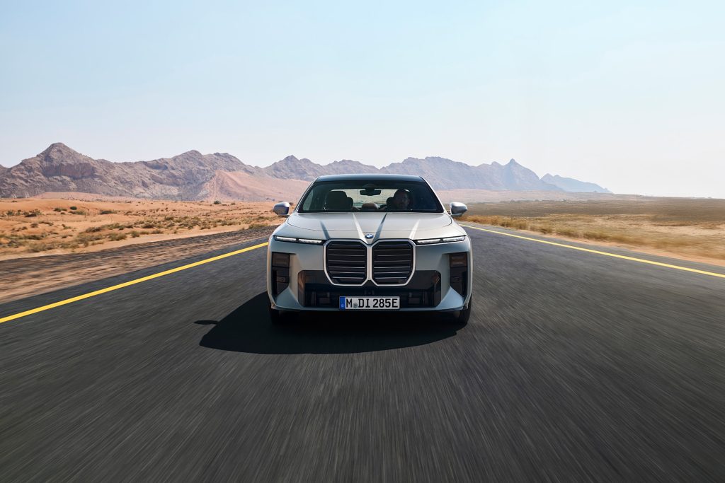 BMW i7