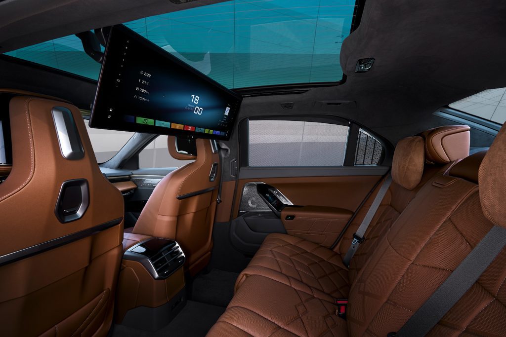 BMW i7