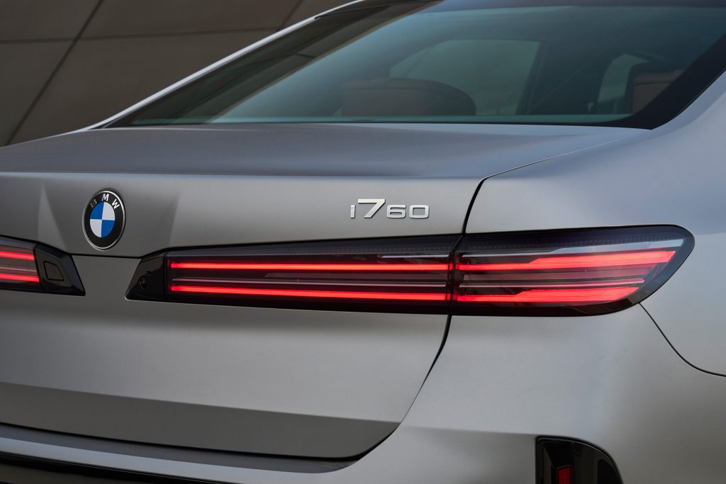 BMW i7