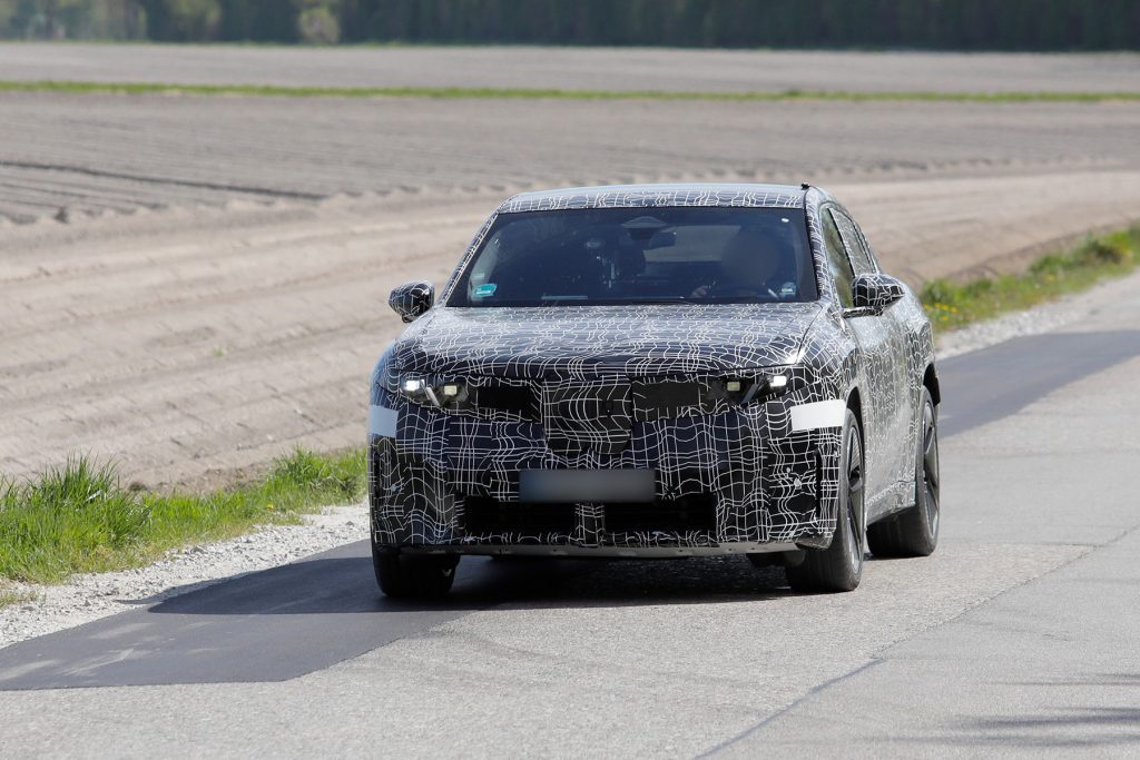 BMW iX4
