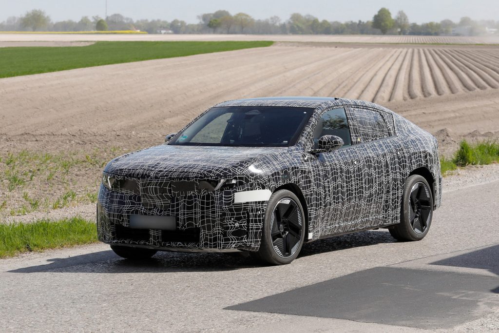BMW iX4