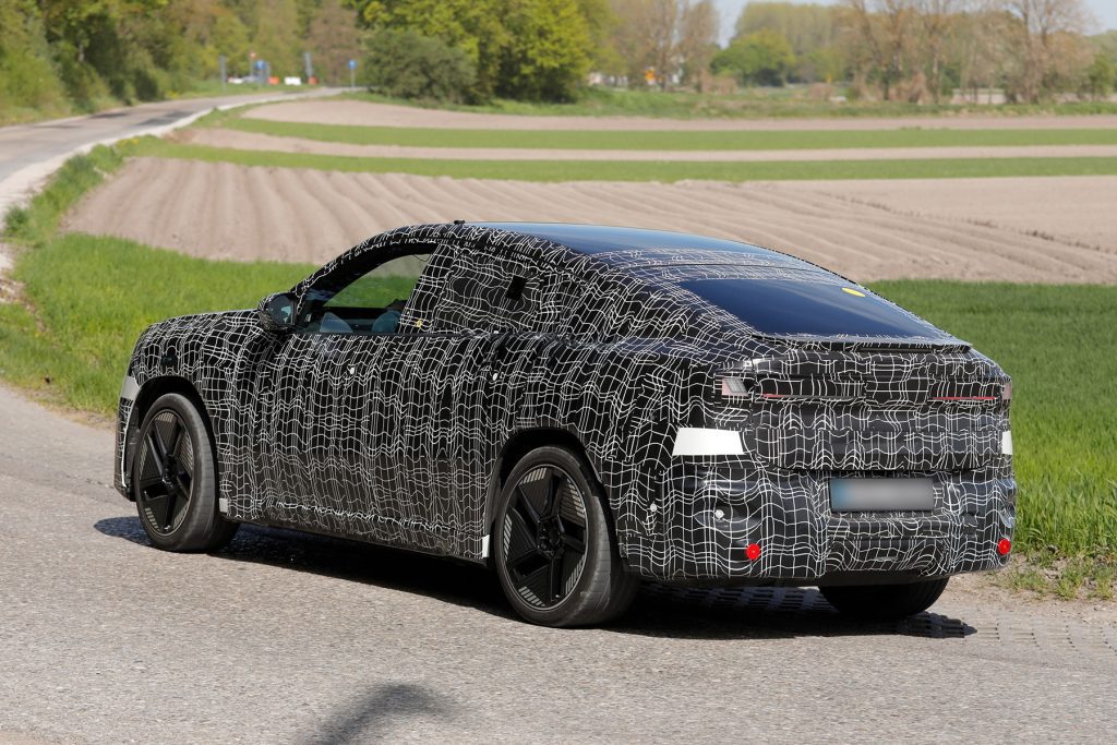 BMW iX4