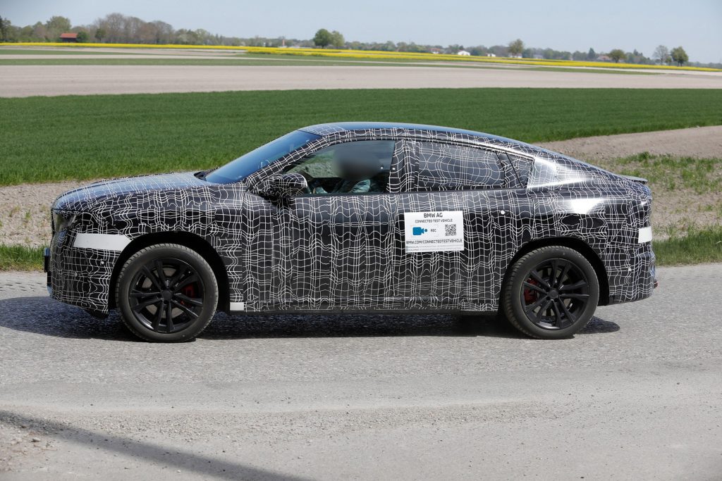 BMW iX4