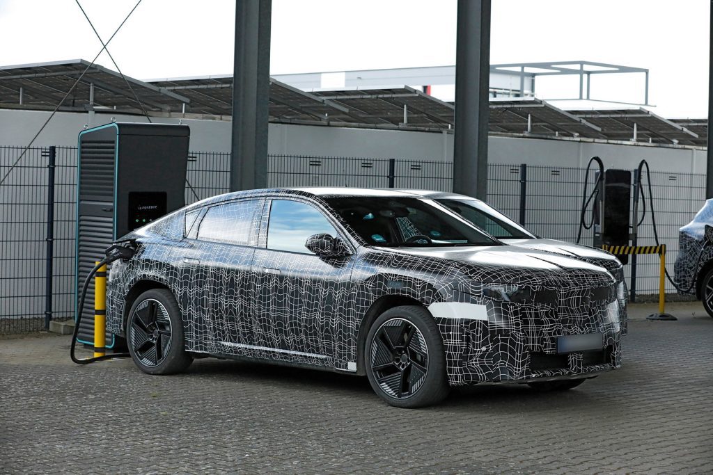 BMW iX4