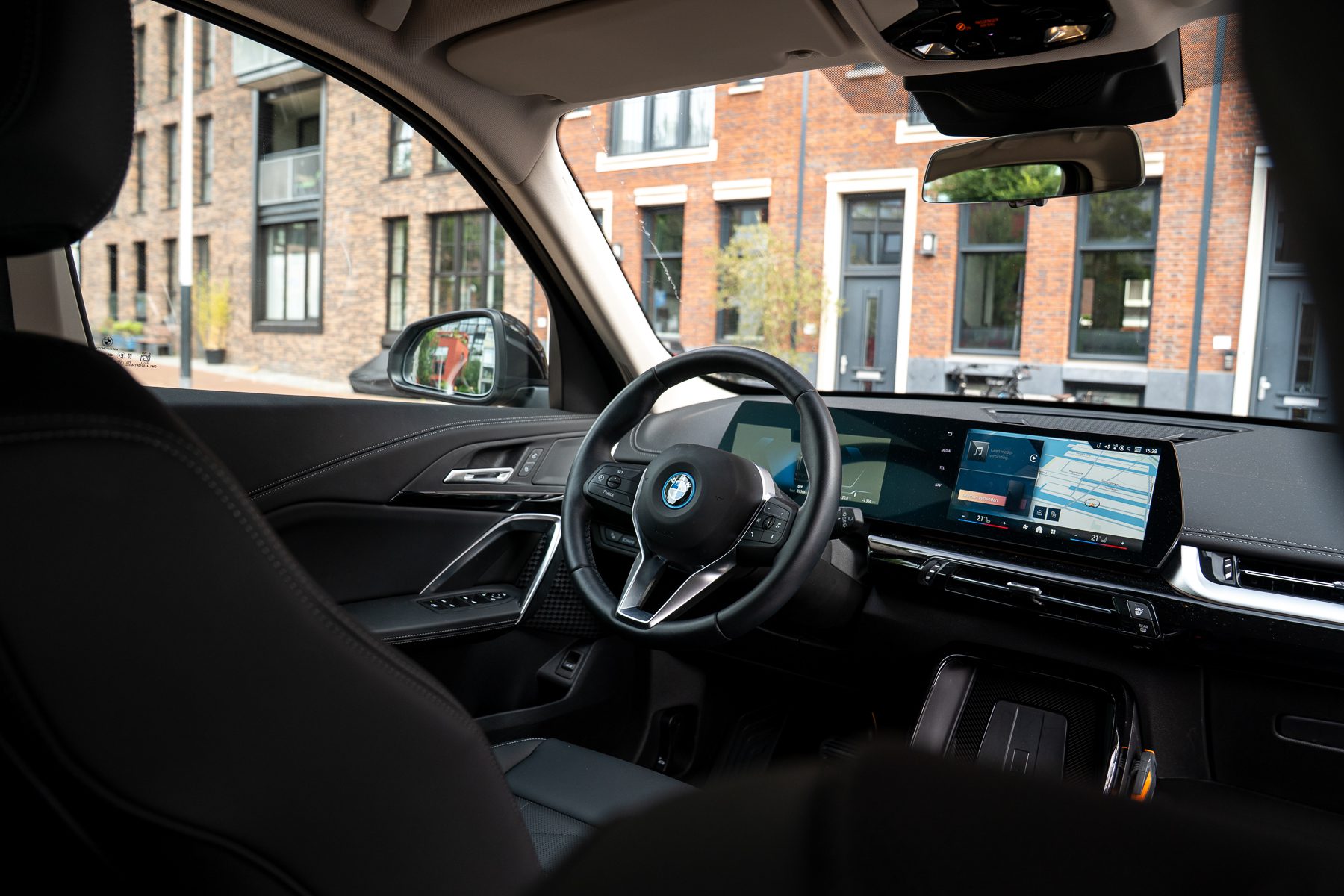 BMW iX1 Pure Edition